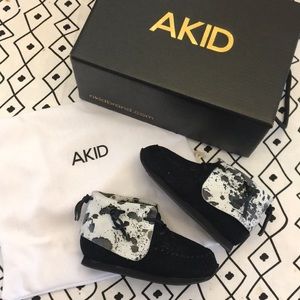 Brand new Akid high top moccasins